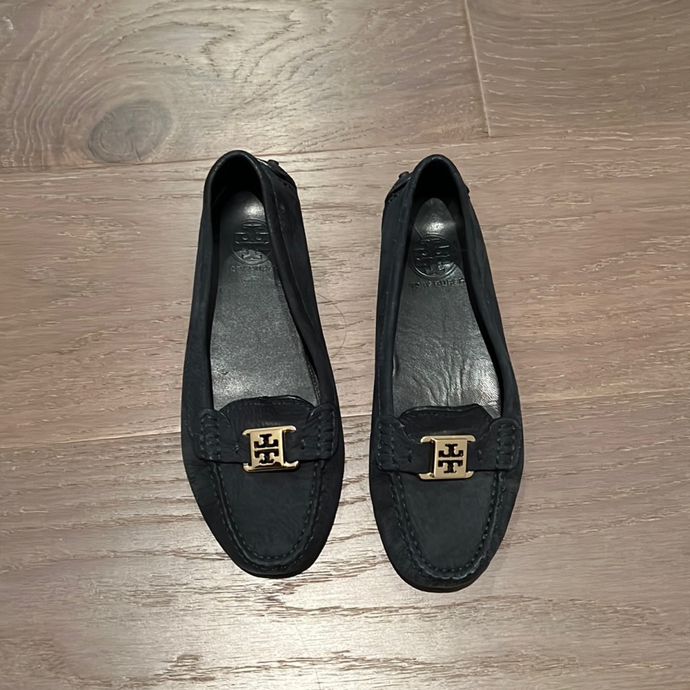 Tory Burch, Women’s size 7 navy suede loafer
